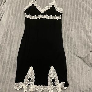 2 dresses can be used as night gowns